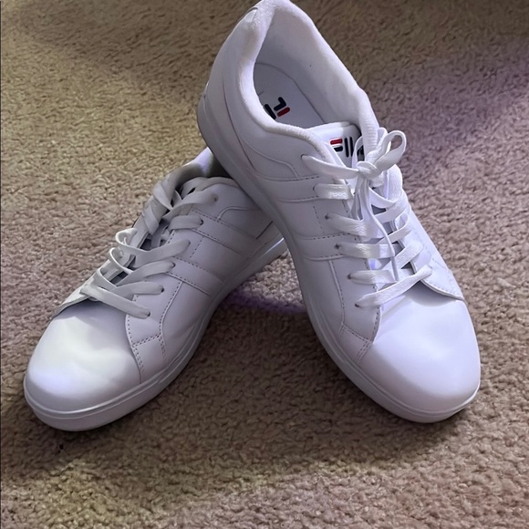Fila White Men’s Casual Sneakers - Picture 2 of 5